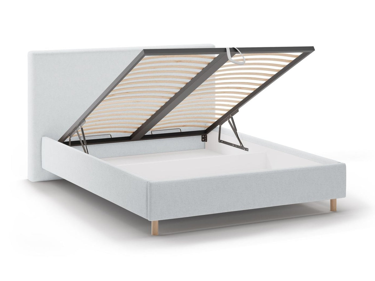 Cama 640736