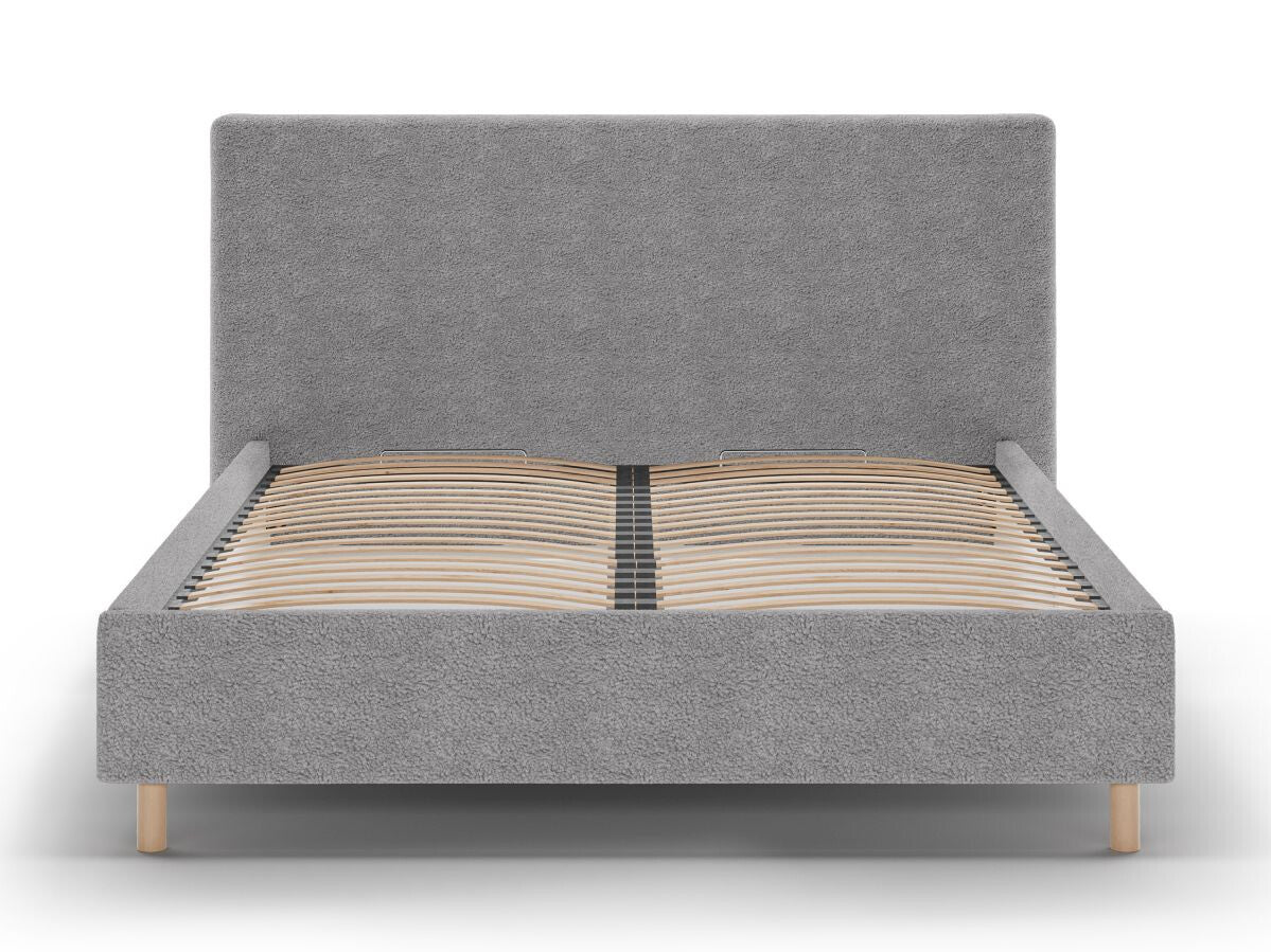 Cama 640736