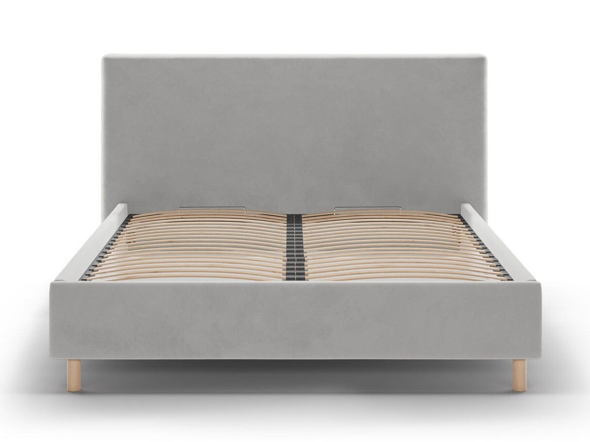 Cama 640736