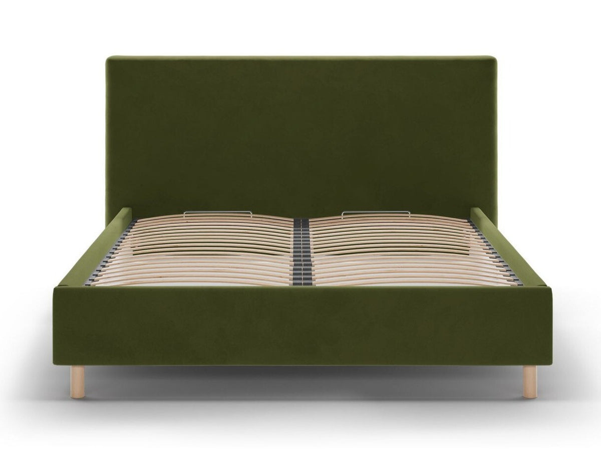 Cama 640736