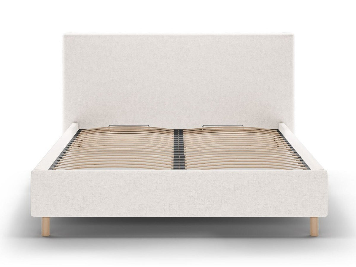 Cama 640736