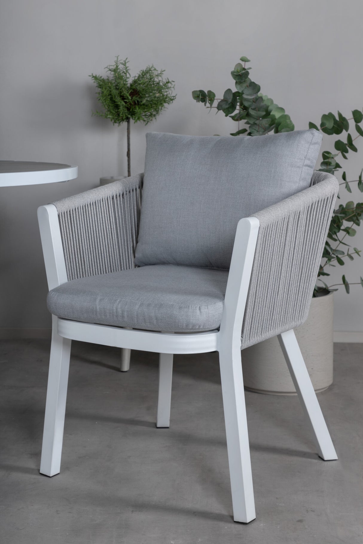 Conjunto de mesa y sillas 440270