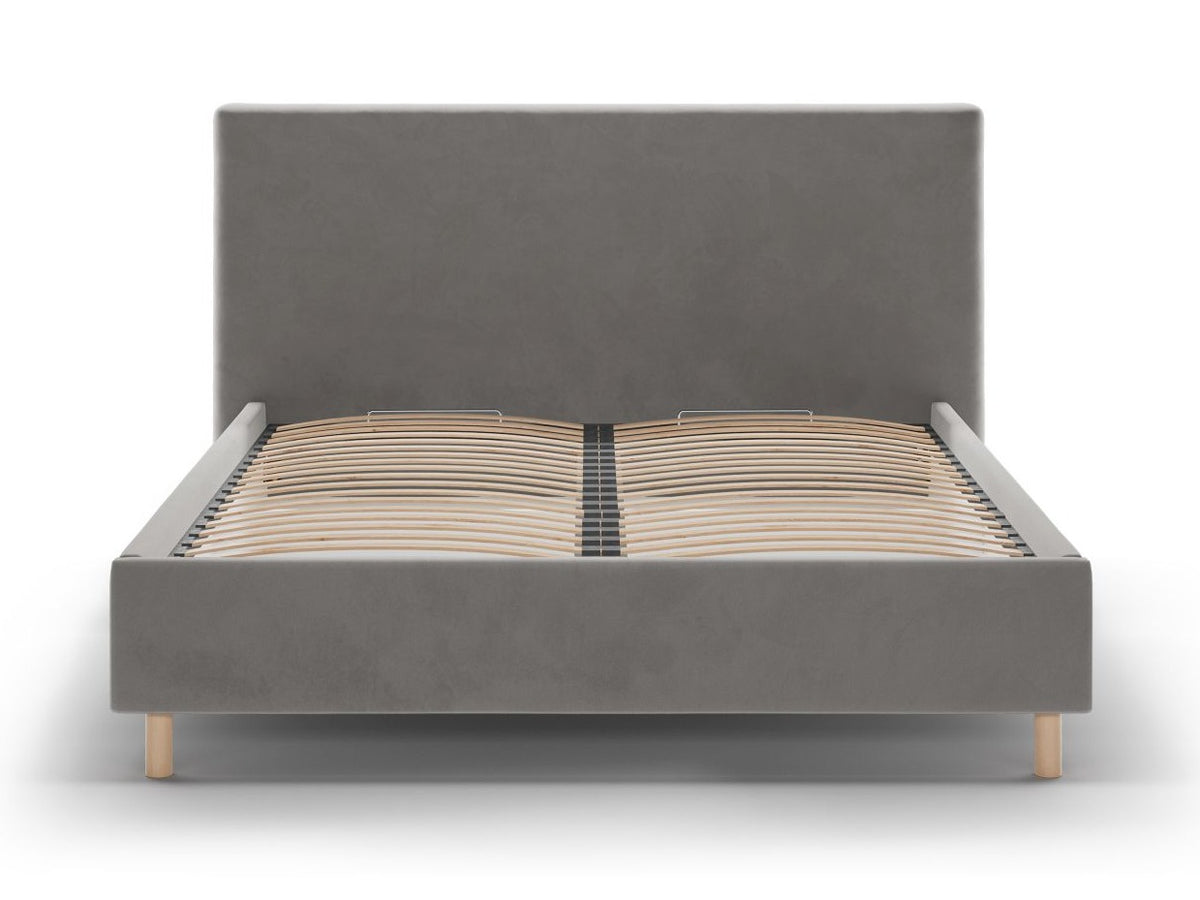 Cama 640736