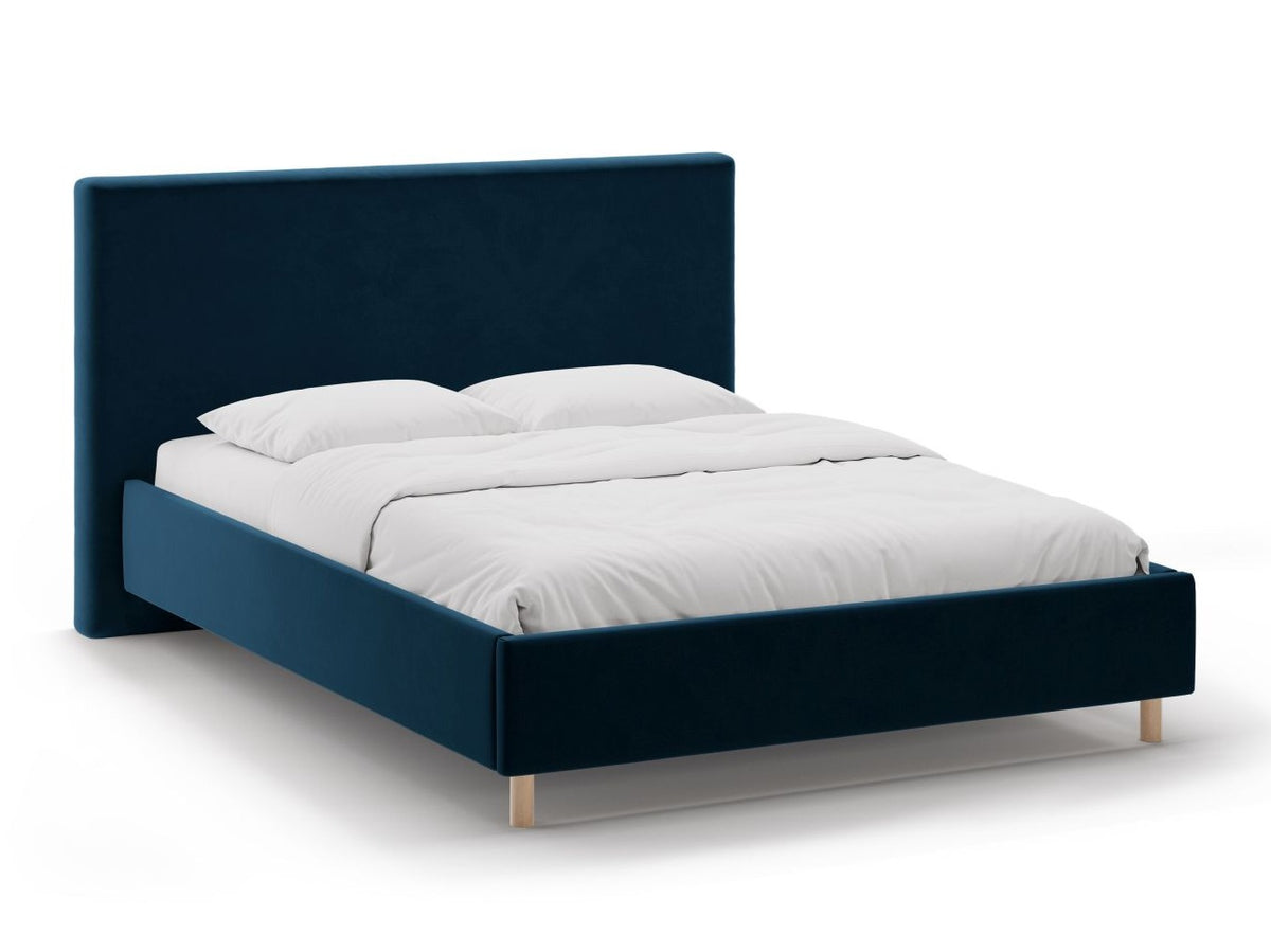 Cama 640736