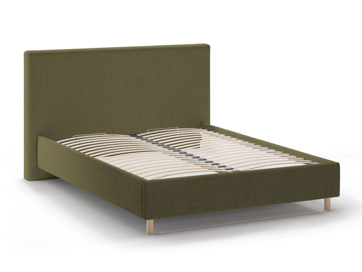 Cama 640736