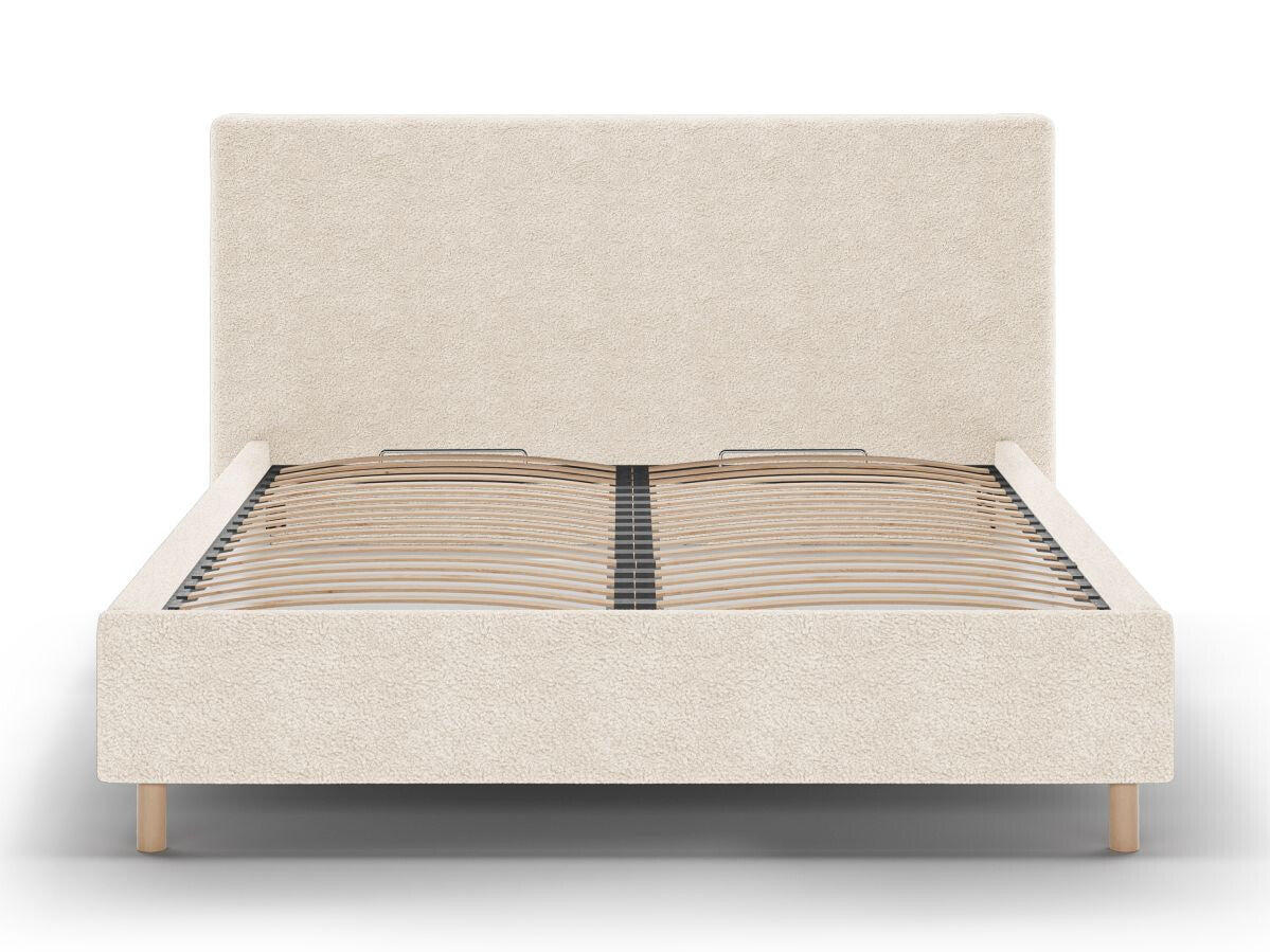 Cama 640736