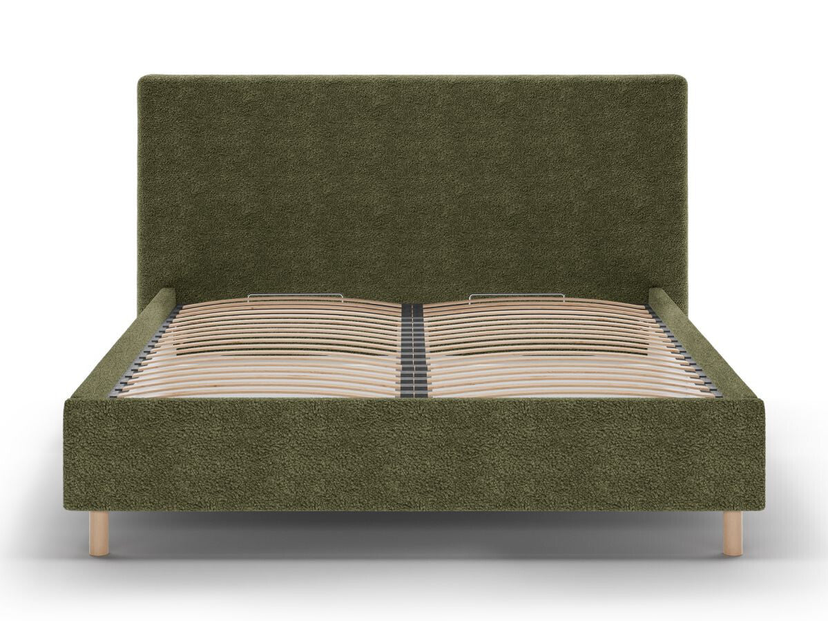 Cama 640736