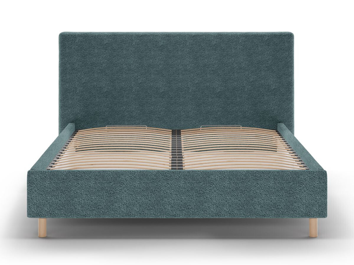 Cama 640736