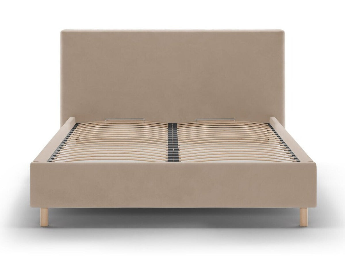 Cama 640736