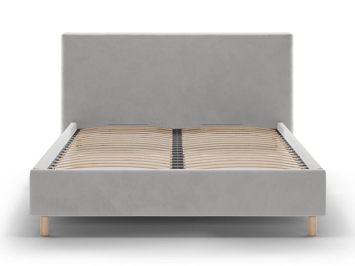 Cama 640736