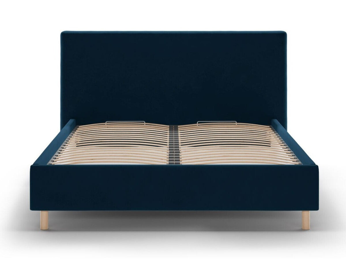Cama 640736