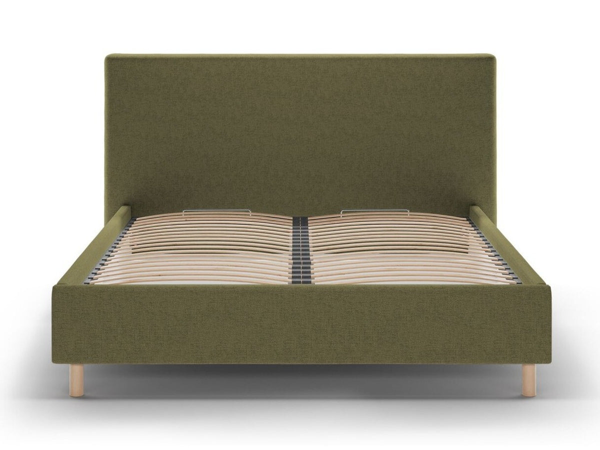 Cama 640736