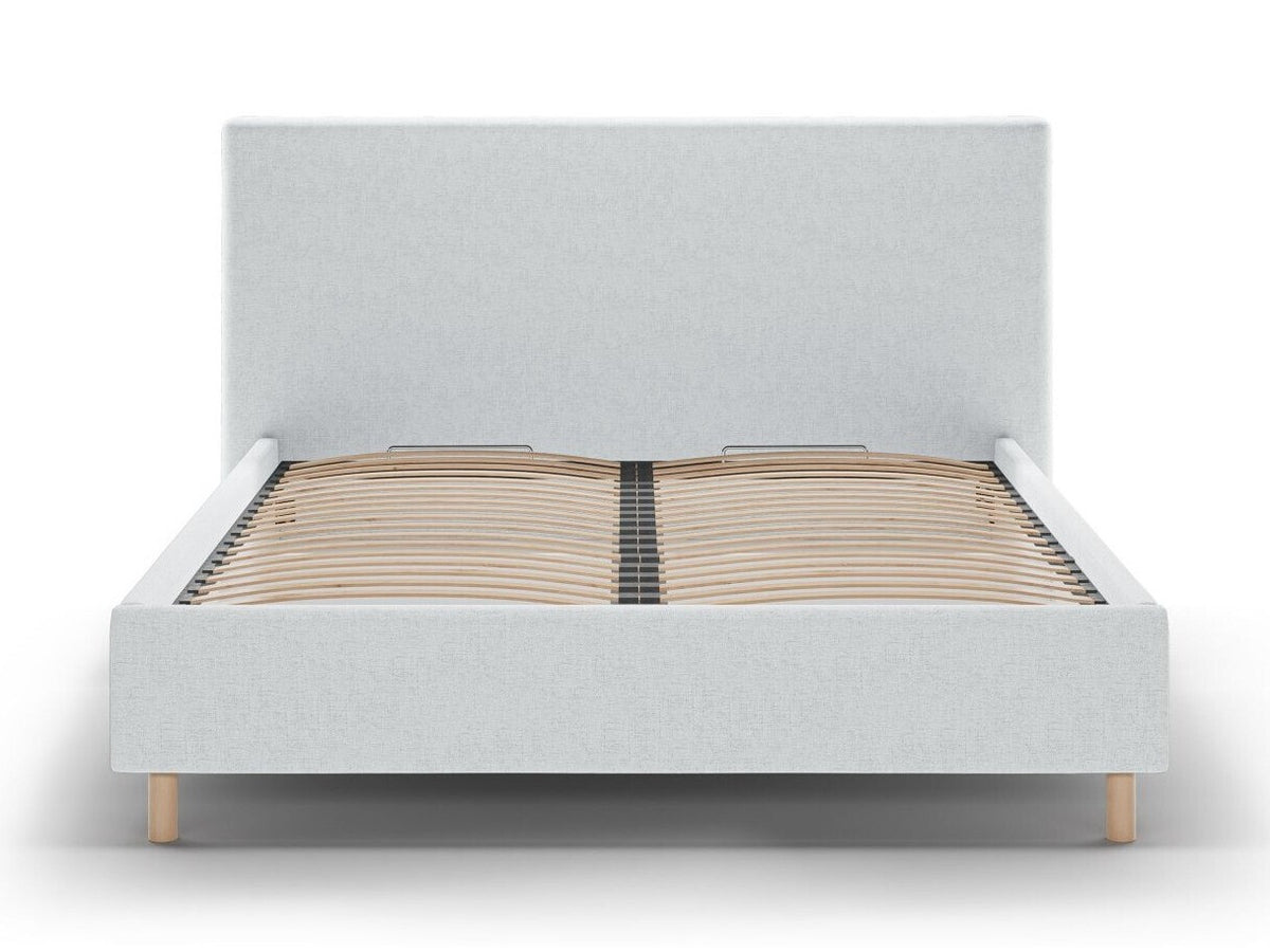 Cama 640736